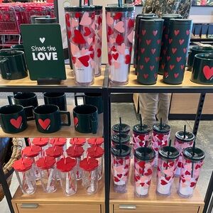 Complete set of Starbucks 2026 Valentine’s Day viral merchandise